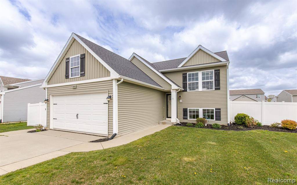 Fenton Twp, MI 48451,16549 CHARLES TOWN Drive