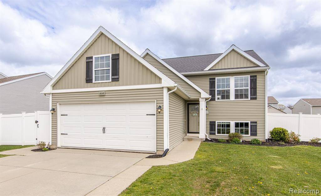 Fenton Twp, MI 48451,16549 CHARLES TOWN Drive