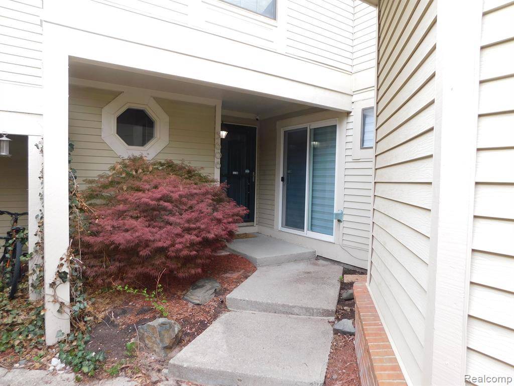 West Bloomfield Twp, MI 48322,5606 DRAKE HOLLOW Drive W