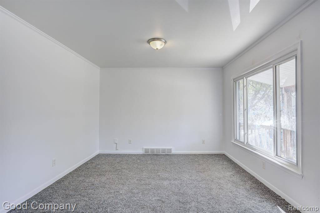 Hazel Park, MI 48030,1731 E PEARL Avenue