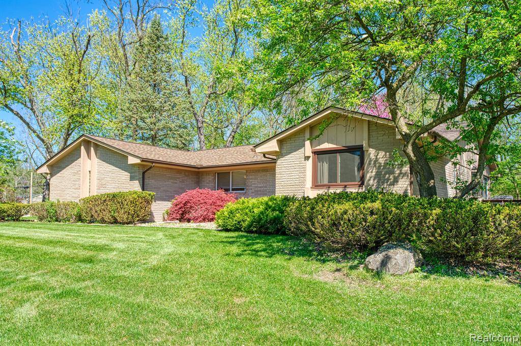 Bloomfield Twp, MI 48301,4899 WYE OAK Road