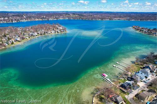 Commerce Twp, MI 48382,2440 GREENLAWN Avenue
