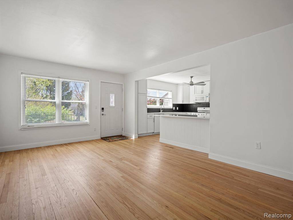 Milford Vlg, MI 48381,860 MANOR Drive