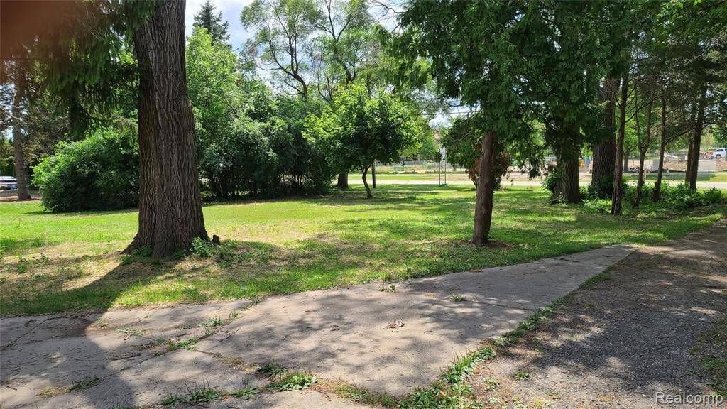 West Bloomfield Twp, MI 48322,6225 FARMINGTON Road