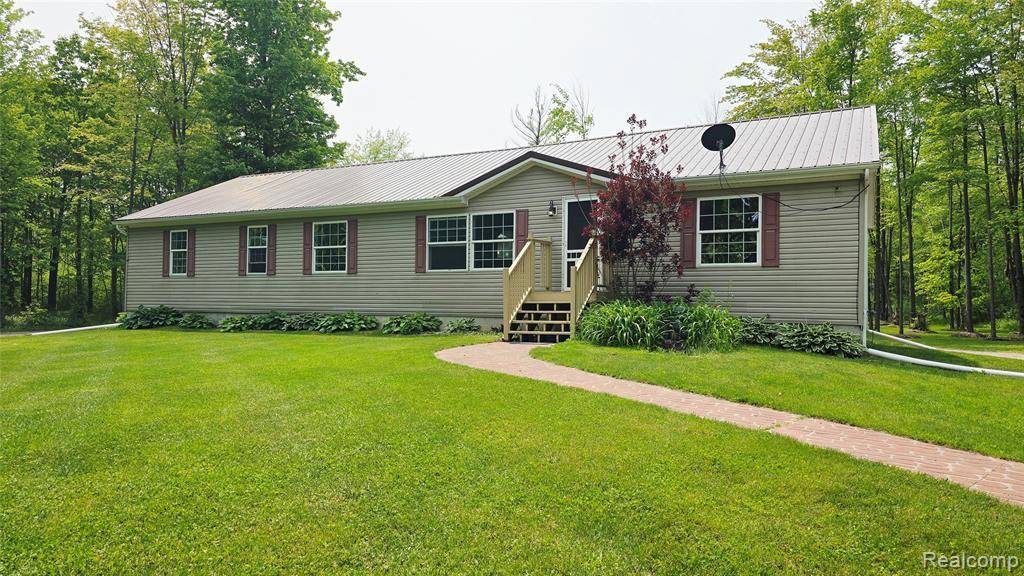 Kimball Twp, MI 48074,5303 DOVE Road S