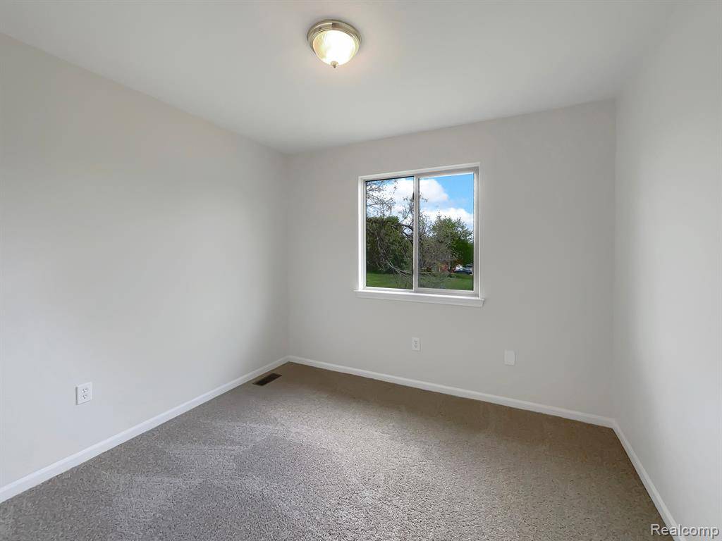 Ypsilanti Twp, MI 48198,1555 S HARRIS Road