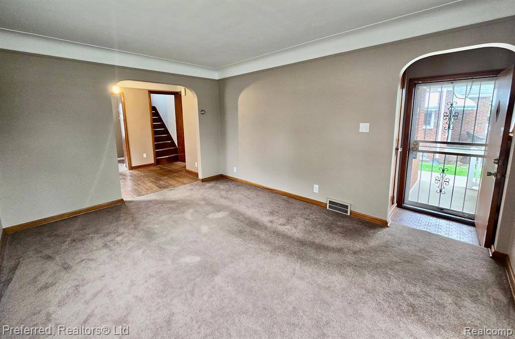 Lincoln Park, MI 48146,1428 RIVERBANK Street