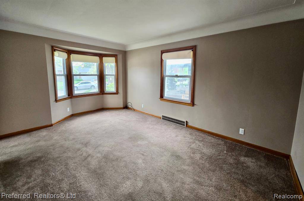 Lincoln Park, MI 48146,1428 RIVERBANK Street