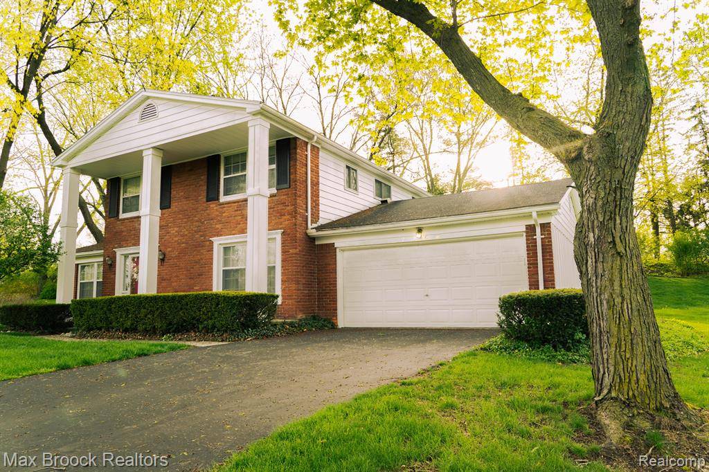 Bloomfield Twp, MI 48304,2166 Brenthaven Drive