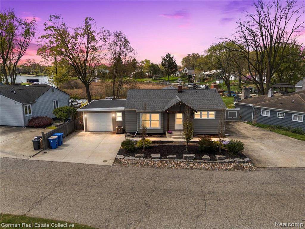 Waterford Twp, MI 48328,4583 FOREST Avenue