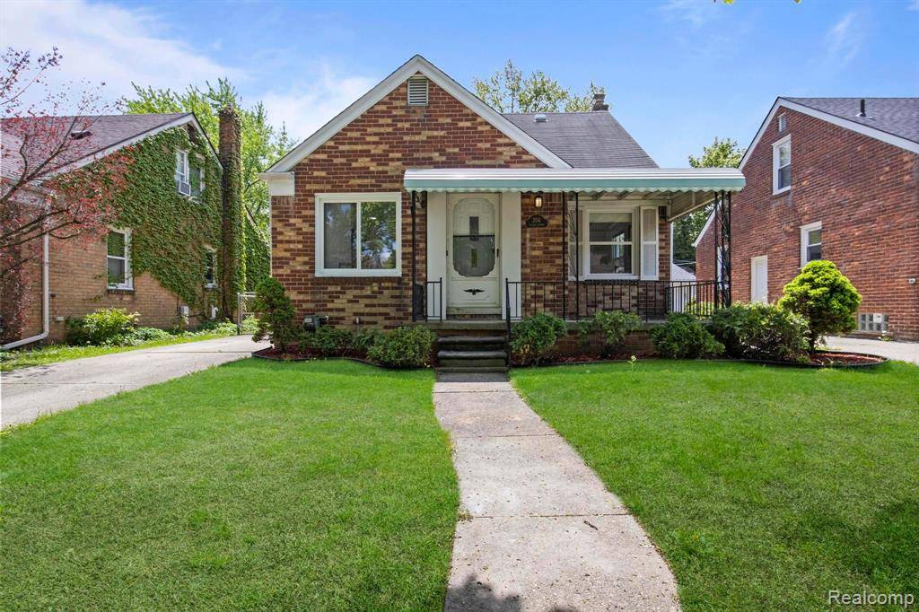 Royal Oak, MI 48067,2104 KALAMA Avenue