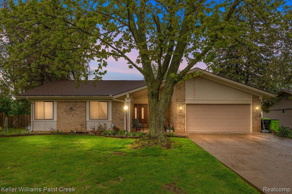 Novi, MI 48375,22548 HEATHERWOODE