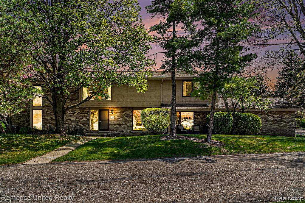 West Bloomfield Twp, MI 48322,7346 CREEK VIEW