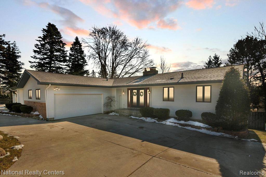Brighton, MI 48114,11874 STONEY RIDGE Drive