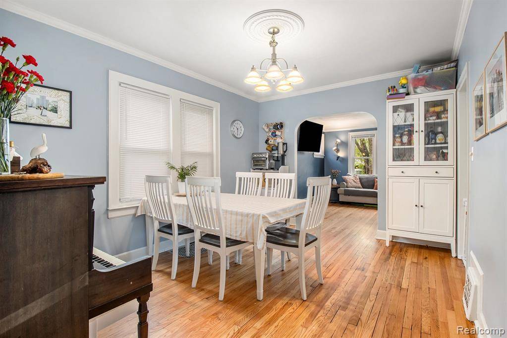 Allen Park, MI 48101,14724 DASHER Avenue