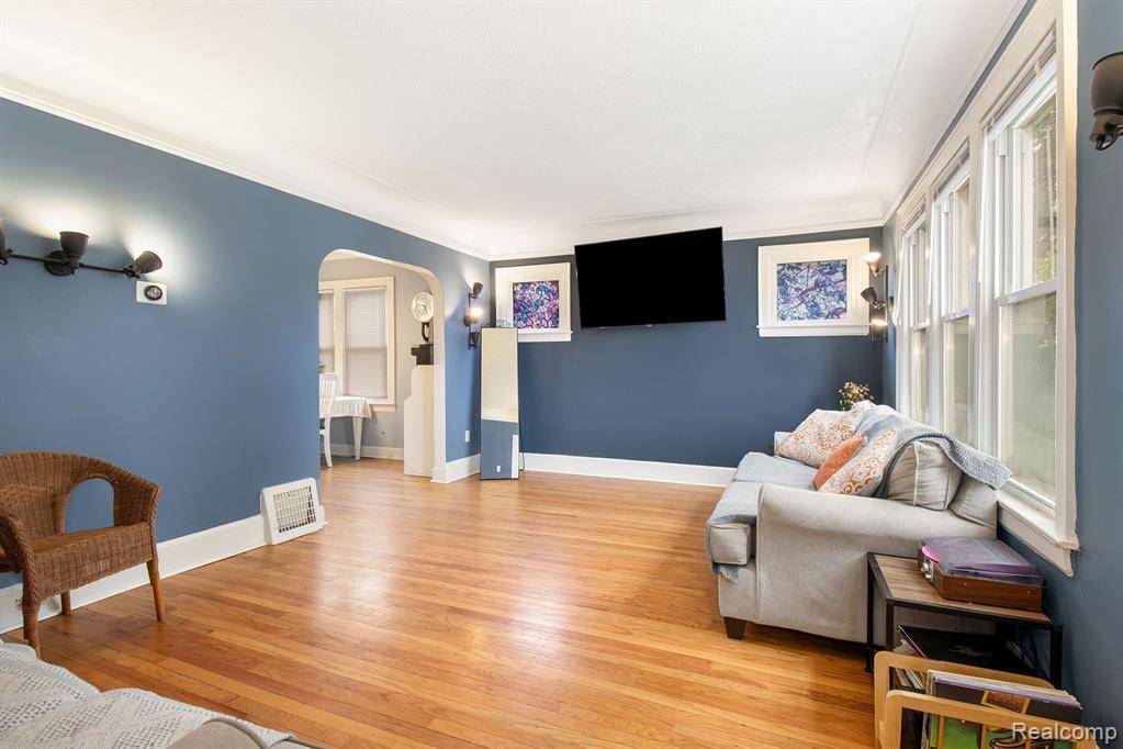 Allen Park, MI 48101,14724 DASHER Avenue