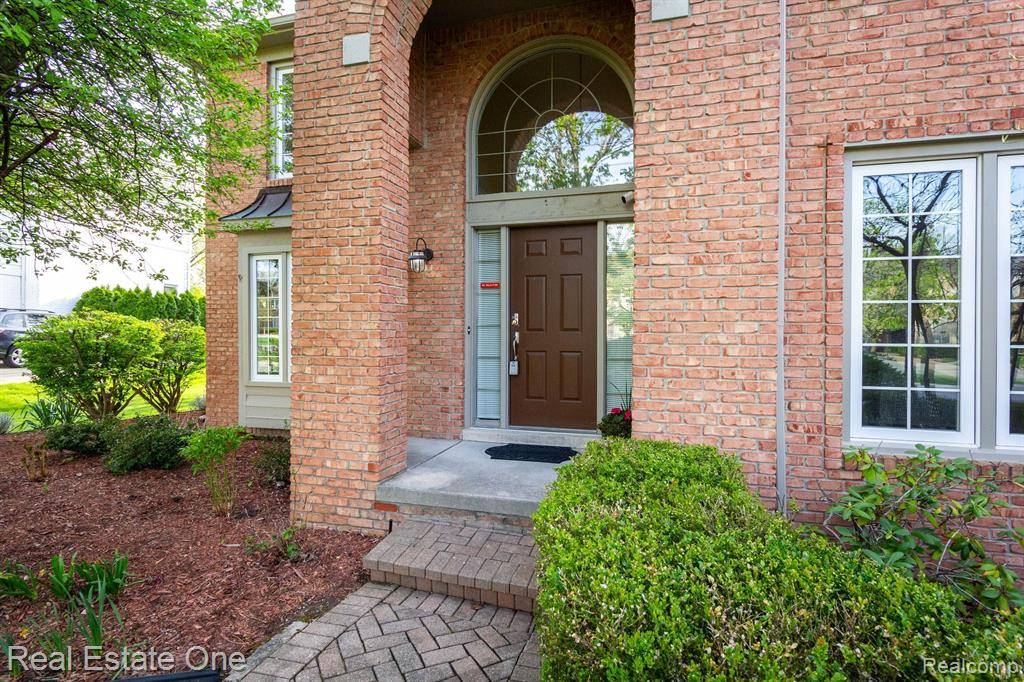 Farmington Hills, MI 48331,38175 LANTERN HILL Court