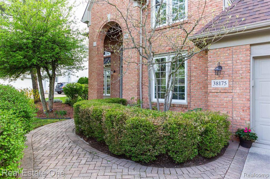 Farmington Hills, MI 48331,38175 LANTERN HILL Court