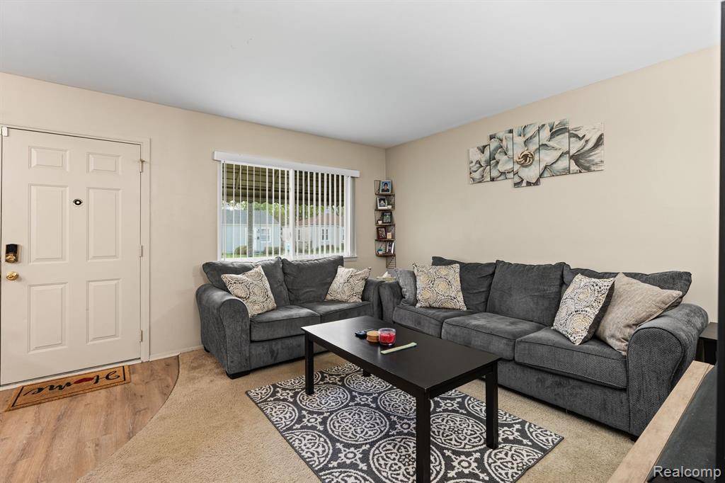 Hazel Park, MI 48030,23336 PILGRIM Avenue