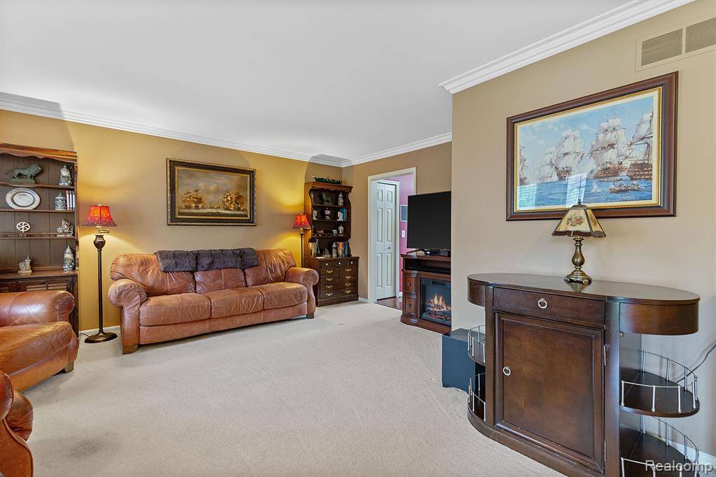 Sterling Heights, MI 48313,12727 BERESFORD Drive