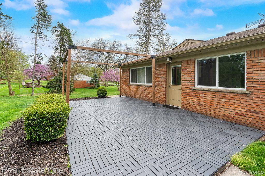 Rochester Hills, MI 48309,1637 NORTHUMBERLAND Drive