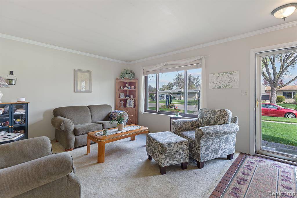 Sterling Heights, MI 48312,11928 CANTERBURY Drive