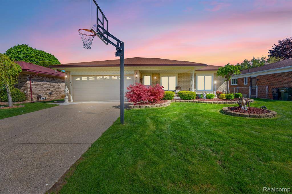 Sterling Heights, MI 48312,13511 BROUGHAM Drive