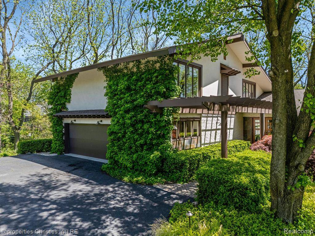 Bloomfield Twp, MI 48301,4640 Private Lake Drive