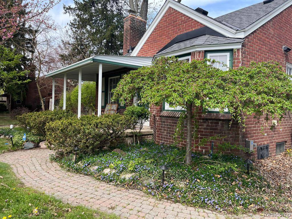 Livonia, MI 48154,32230 5 MILE Road