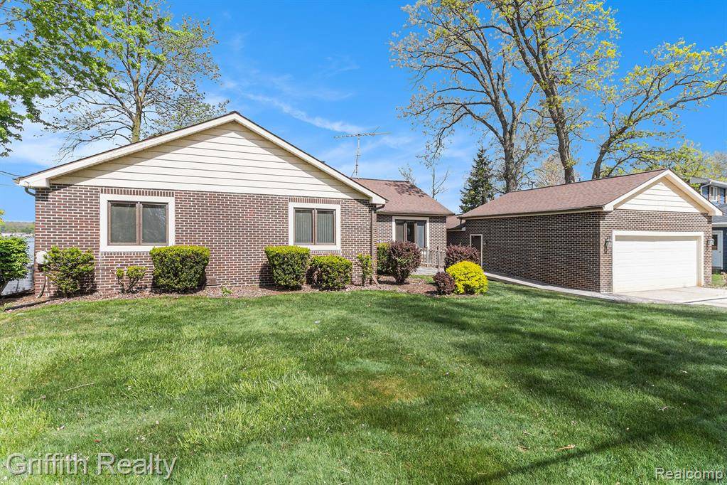 Green Oak Twp, MI 48116,8570 RIVERSIDE Drive