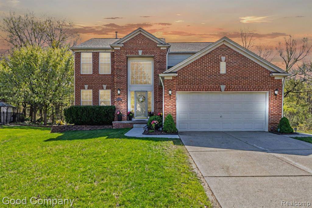Holly Vlg, MI 48442,802 CANYON CREEK Drive
