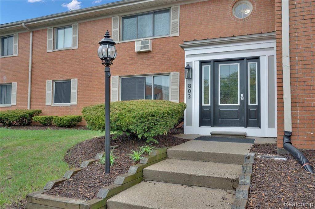 Rochester, MI 48307,803 PLATE Street 102