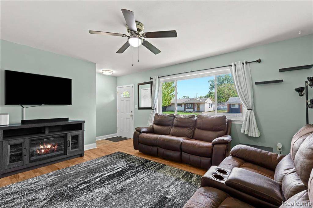 Westland, MI 48186,36600 HIVELEY Street