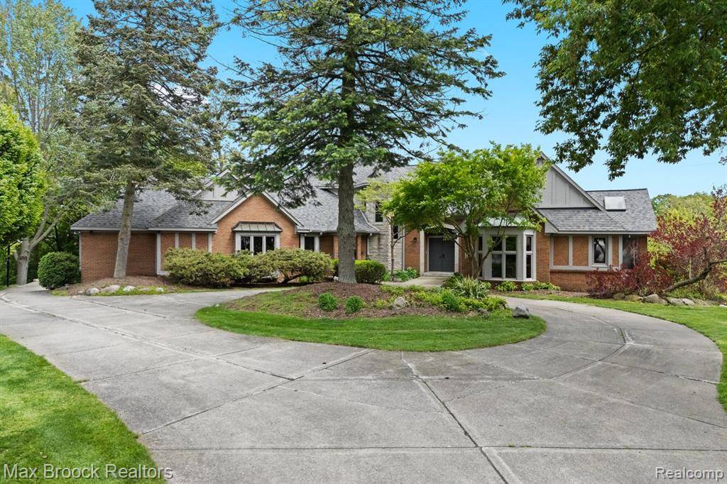 West Bloomfield Twp, MI 48323,4395 HICKORY Court
