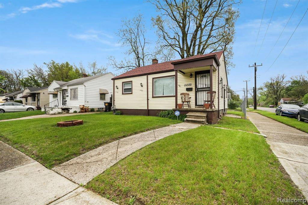 Detroit, MI 48235,19300 FENMORE Street