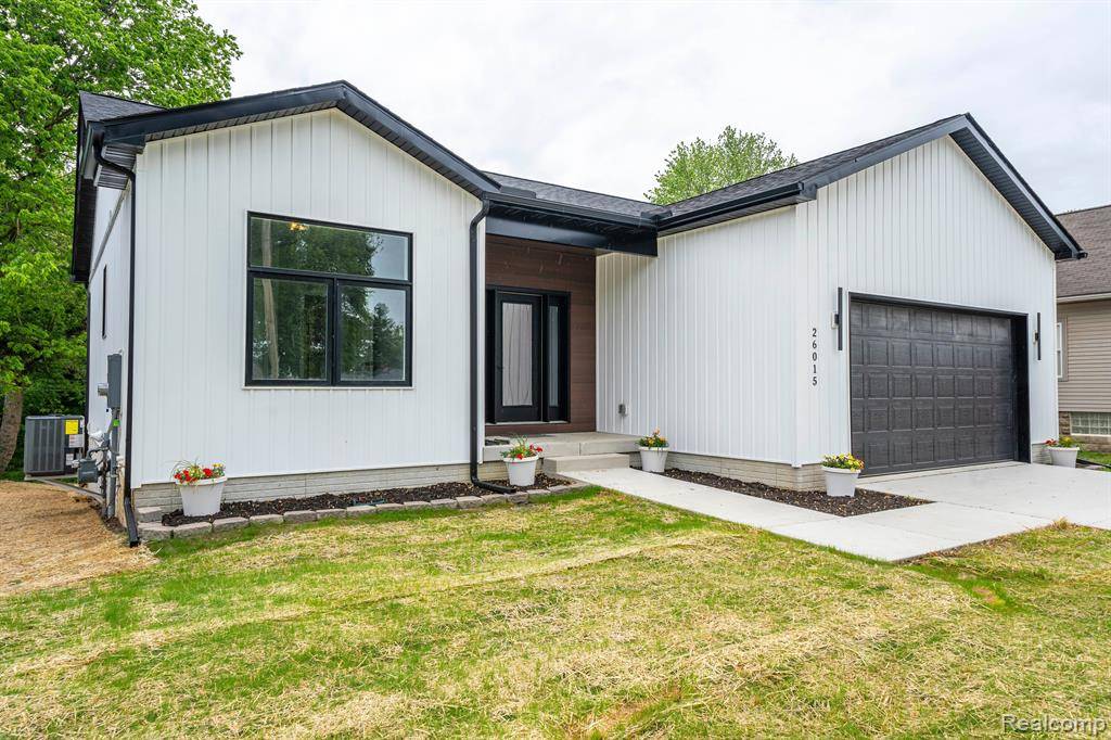 Flat Rock, MI 48134,26015 E HURON RIVER Drive