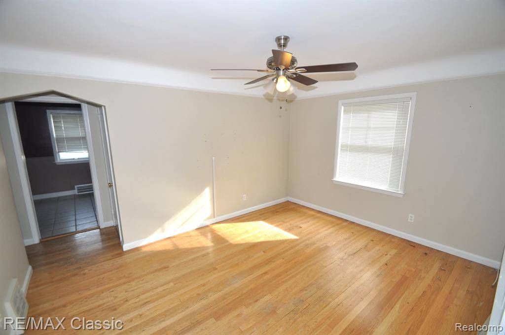 Royal Oak, MI 48067,1208 N WILSON Avenue