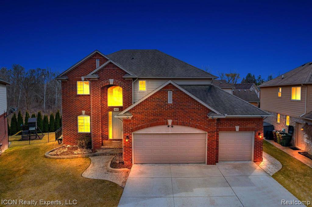 Shelby Twp, MI 48317,4122 HAWKS NEST Road