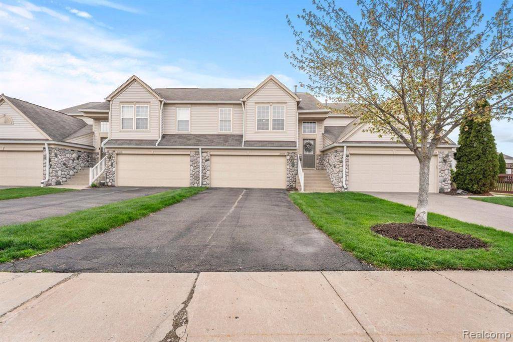 Woodhaven, MI 48183,26626 KIRKWAY Circle
