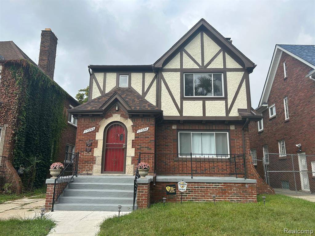 Detroit, MI 48221,17591 ROSELAWN Street