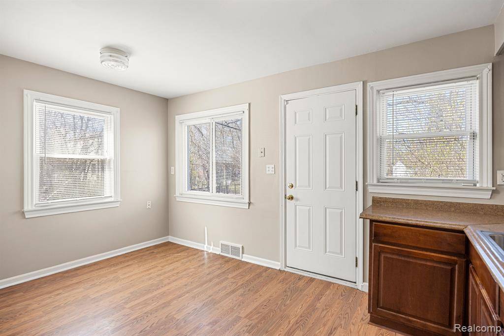 Oak Park, MI 48237,21815 -21811 COOLIDGE