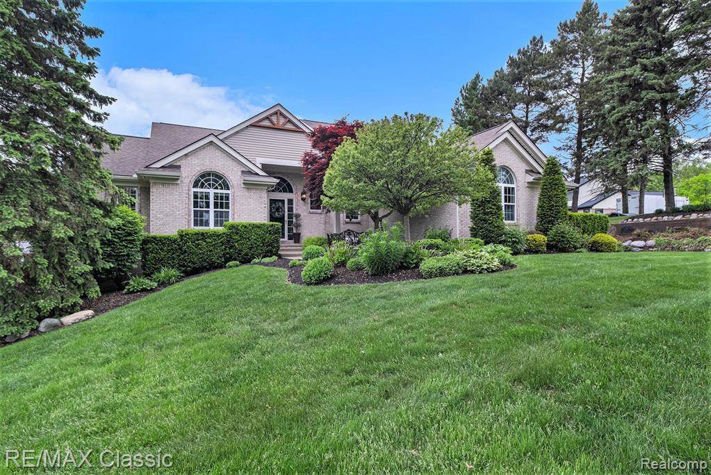 Lyon Twp, MI 48165,30447 RIDGE Court