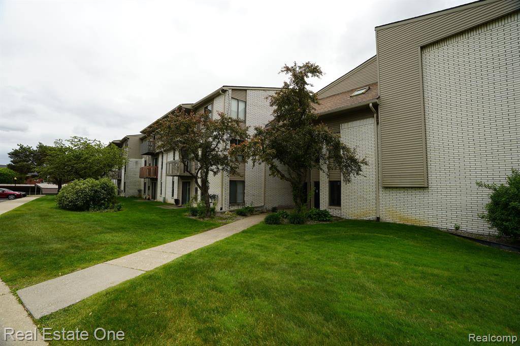 Farmington Hills, MI 48334,32013 W 12 MILE Road 306