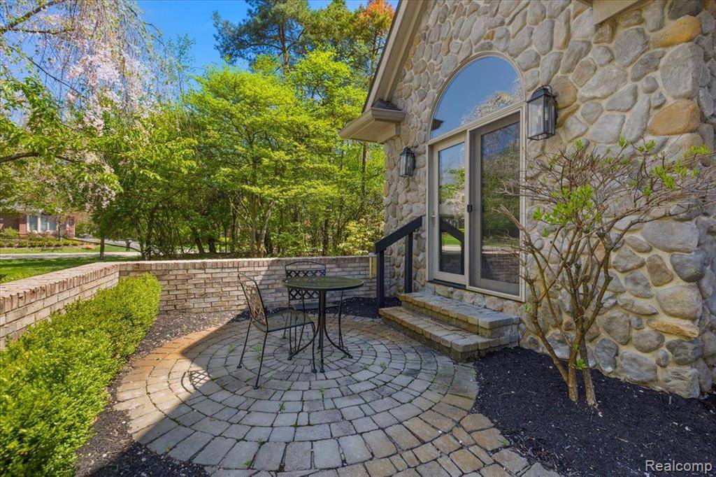 Franklin Vlg, MI 48025,31080 Lucerne Drive