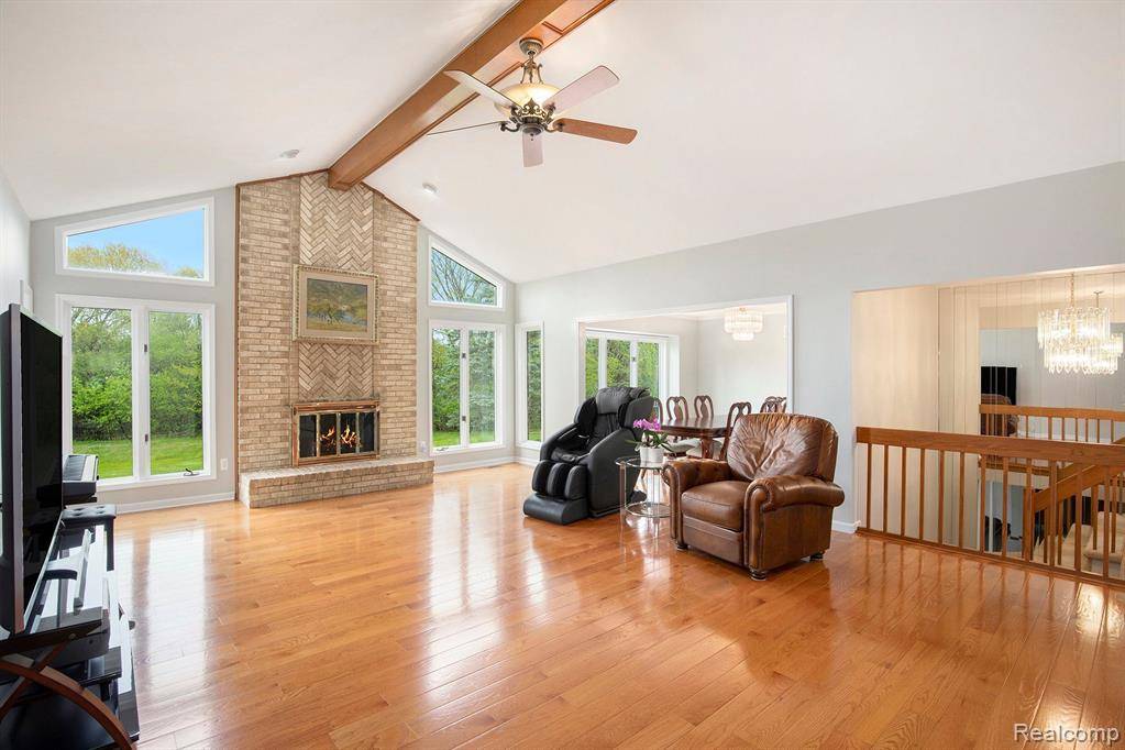 Troy, MI 48098,1204 BRADBURY Drive