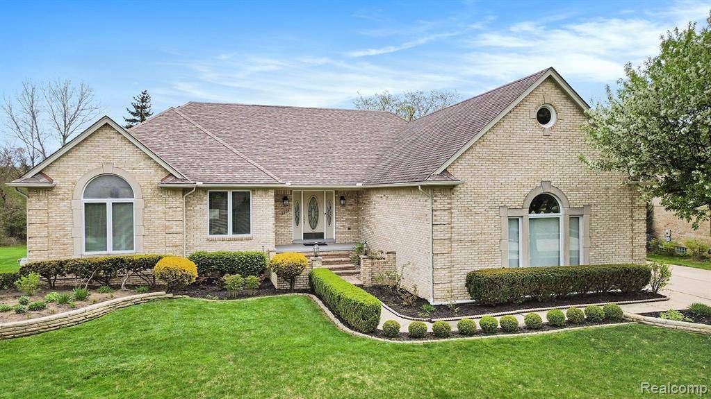Troy, MI 48098,1204 BRADBURY Drive