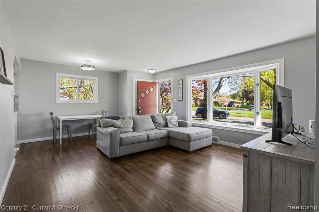 Westland, MI 48185,7881 RANDY Drive
