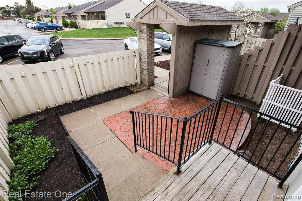 South Lyon, MI 48178,62310 ARLINGTON CIRCLE 120 6