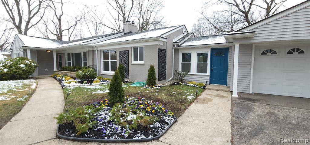 Bloomfield Twp, MI 48301,25400 W 14 MILE Road