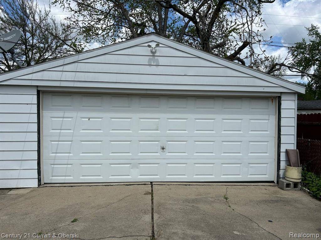 Royal Oak Twp, MI 48220,10358 CLOVERDALE Avenue
